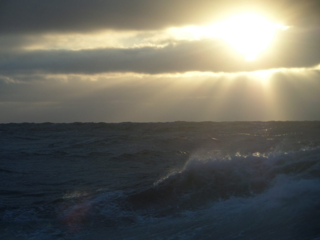 Sonnenaufgang über der See